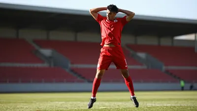 Bournemouth and Brighton had scouts in Colombia to watch 21-year-old Atlético Nacional centre-back Néider Parra, who...